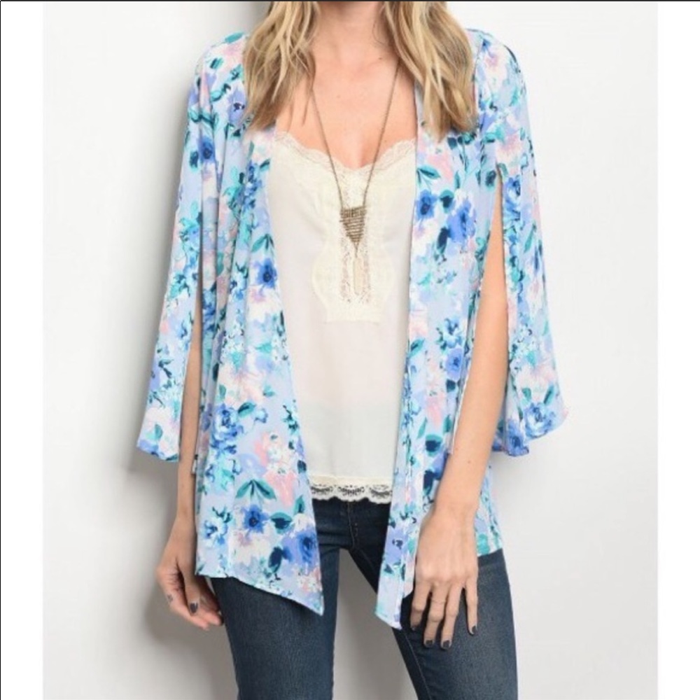 ✨NEW✨ Boho Chic Floral Print Kimono